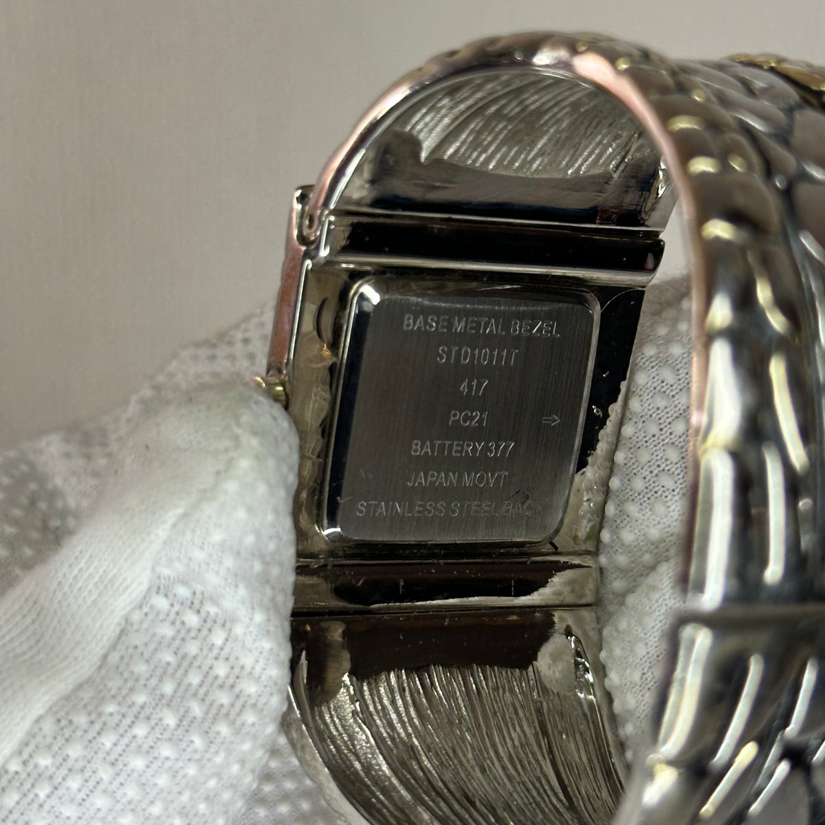 Reloj Joya Studio Time MadrePerla Mujer Años 2000 Cuff Brazalete Escultórico