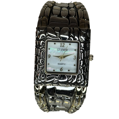 Reloj Studio Time, SKU 896, vista frontal sin fondo
