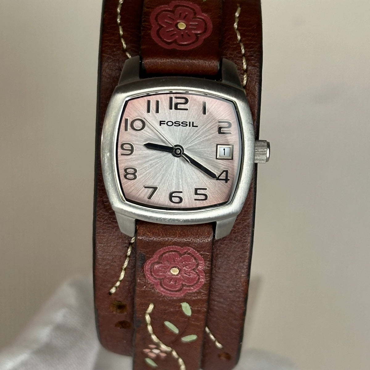 Reloj Fossil Mujer JR-8730 Elab. en 2008 Correa Cuff Floral Impecable Estética Boho-Western