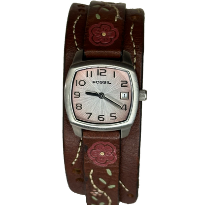 Reloj Fossil, SKU 897, vista frontal sin fondo