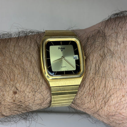 Reloj Pulsar by SEIKO V102-5009 Solar Junio de 1984 Generación de 1eros relojes solares analógicos