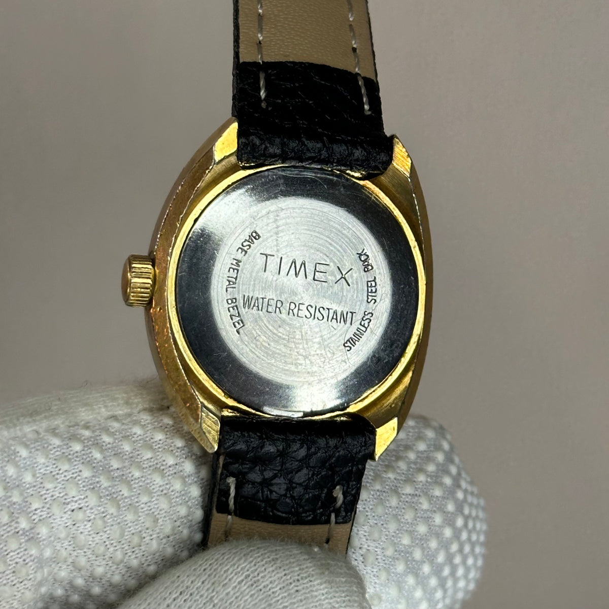 Reloj Timex Mujer Años 70s A Cuerda Con Fecha y Caja tonneau Modernismo Geométrico