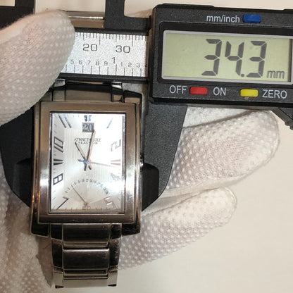 Reloj Kenneth Cole Hombre 2010 Rectangular Big Date Acero