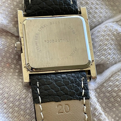 Reloj F30 Mujer Japan Mov Años 2.000 Modernismo Geométrico