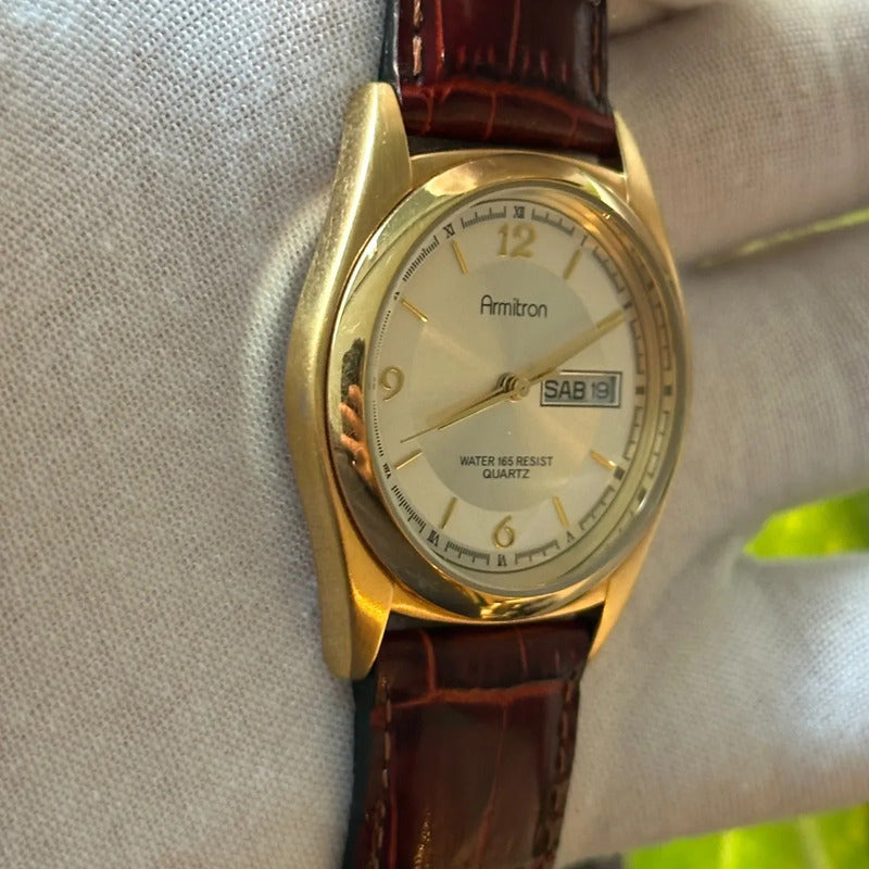 Reloj Armitron Clásico Día-fecha Impecable Dress 2005