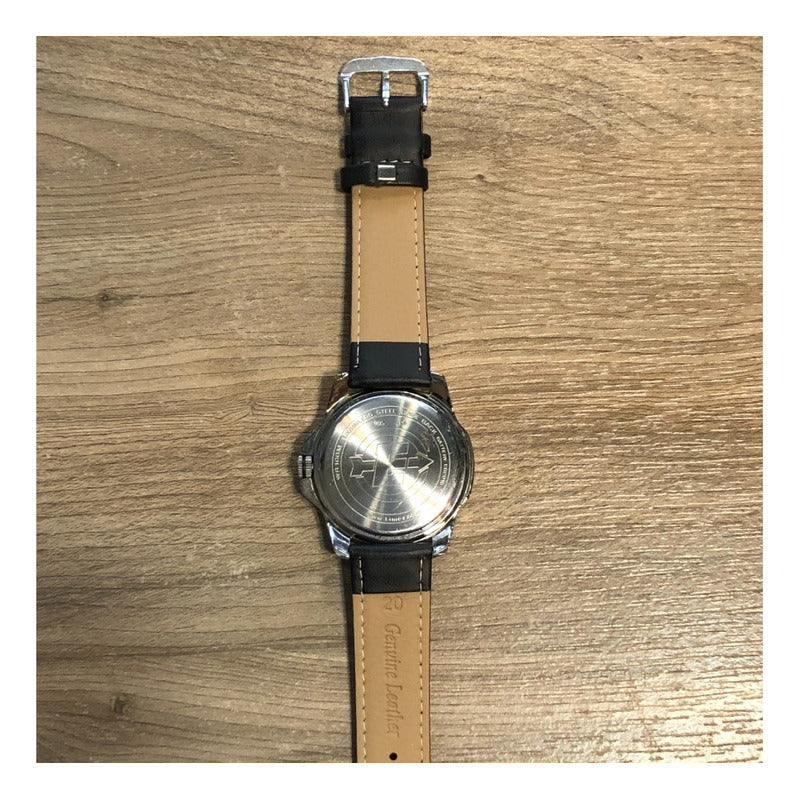 Reloj Timex Expedition Field Shock Oversized Años 2000 Crema