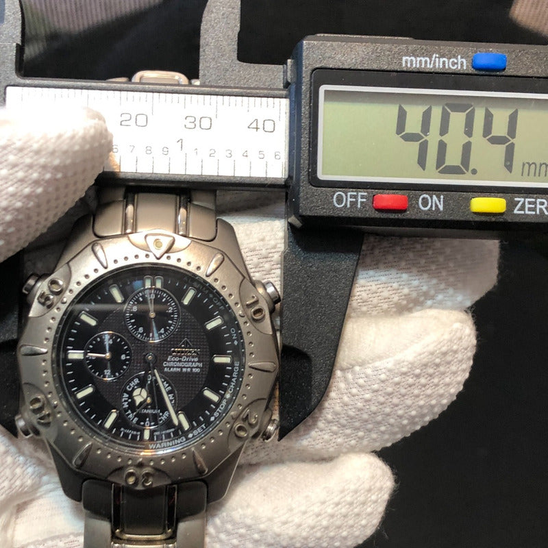 Reloj Citizen Eco-drive Solar Hombre Año 2001 Cronógrafo Titanio