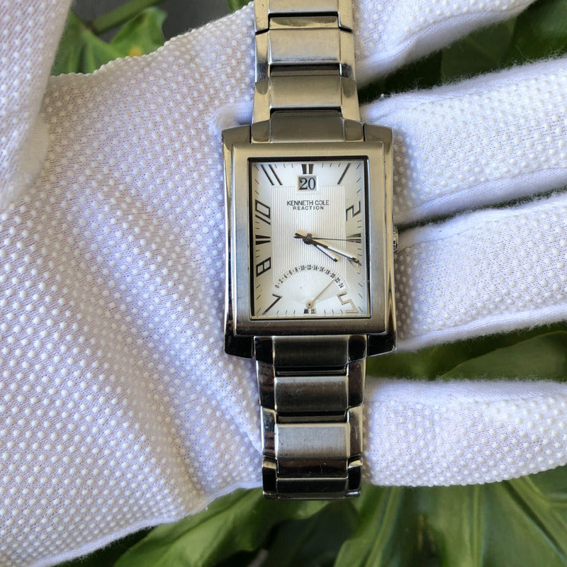 Reloj Kenneth Cole Hombre 2010 Rectangular Big Date Acero