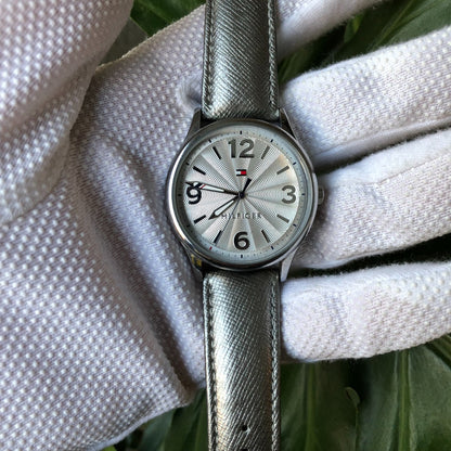 Reloj Tommy Hilfiger Mujer 2015 Guilloché Movado Plateado