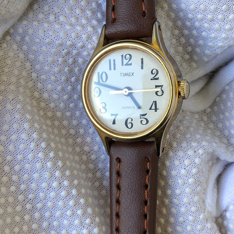 Reloj Timex Mujer 1996 Quartz Pequeño 22mm Dorado Clásico