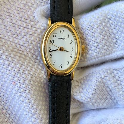 Reloj Timex Mujer Oval Vintage1998 Cuarzo Dorado 19mm Escaso