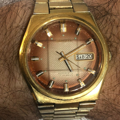 Seiko Automático Vintage 1977 Cristal Facetado Cara Cobre.