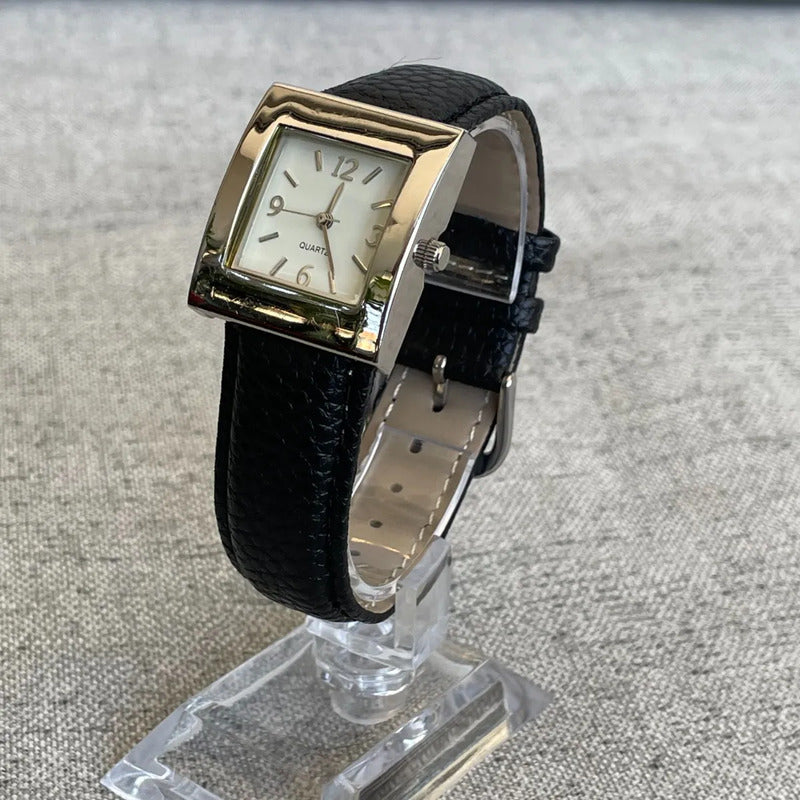 Reloj F30 Mujer Japan Mov Años 2.000 Modernismo Geométrico