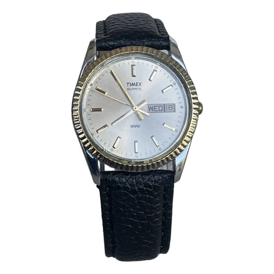 Reloj Timex Quartz Day-date Hombre Vintage 1988 Bisel Acanalado