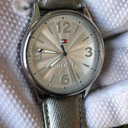Reloj Tommy Hilfiger Mujer 2015 Guilloché Movado Plateado
