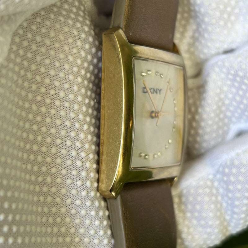 Reloj Dkny Mujer 2007 Dorado Caja Cuadrada Correa Original