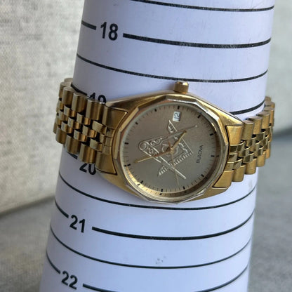 Reloj Bulova Masónico Hombre Año 1994 Compás Escuadra En Relieve