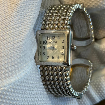 Reloj Geneva Mujer Años 2000 Dial Nacarado Pulsera Joya