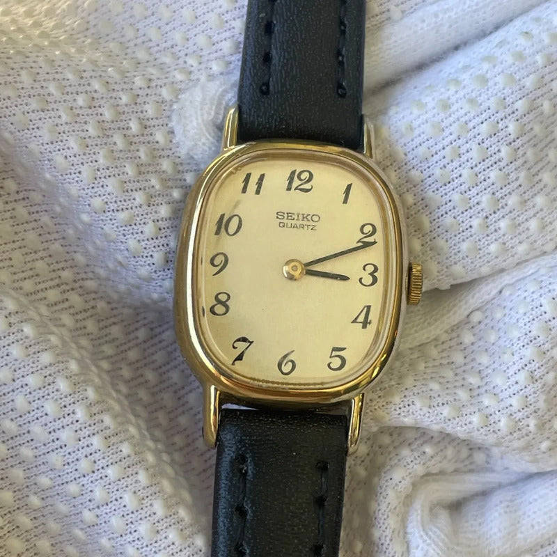 Reloj Seiko Mujer Vintage 1982 Caja Cushion Elegante Crema