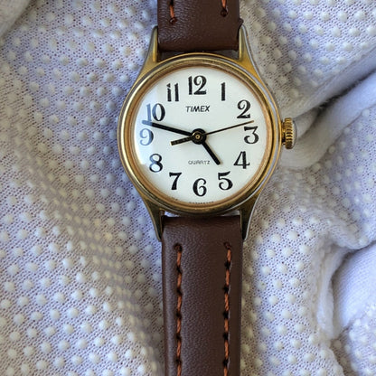Reloj Timex Mujer 1996 Quartz Pequeño 22mm Dorado Clásico