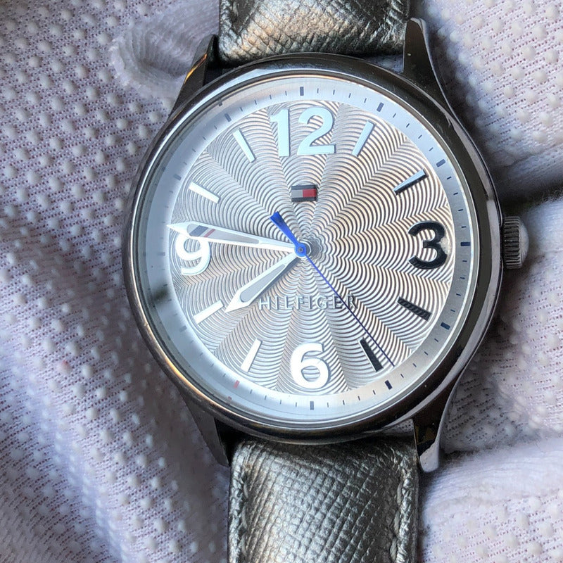 Reloj Tommy Hilfiger Mujer 2015 Guilloché Movado Plateado