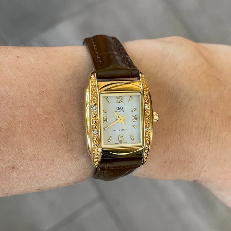 Reloj Q&q Mujer Rectangular 2011 Dorado Cristales Originales