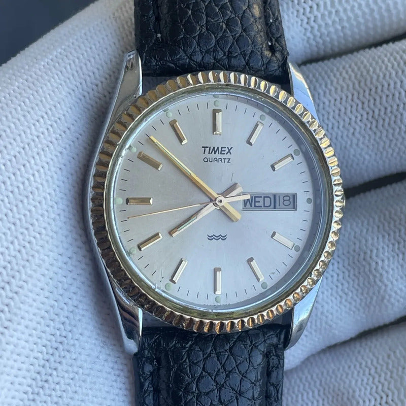 Reloj Timex Quartz Day-date Hombre Vintage 1988 Bisel Acanalado