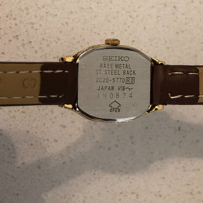 Reloj Seiko Mujer Vintage 1984 Quartz Caja Compacta Dorada