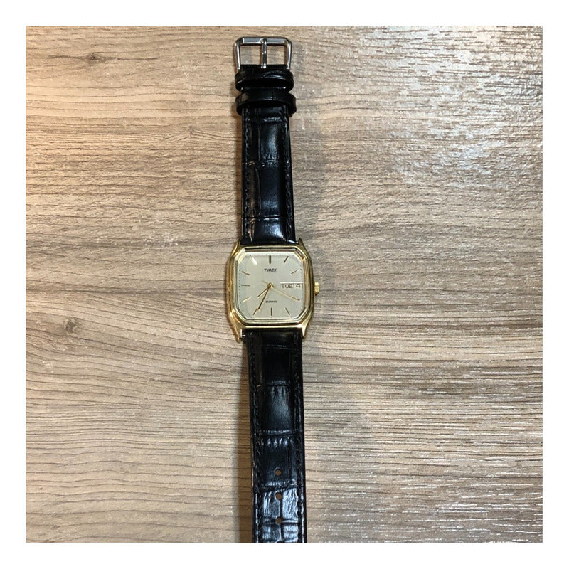Reloj Timex Quartz Vintage Cuadrado Dress Con Día Y Fecha