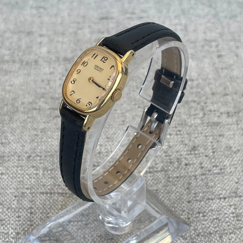 Reloj Seiko Mujer Vintage 1982 Caja Cushion Elegante Crema