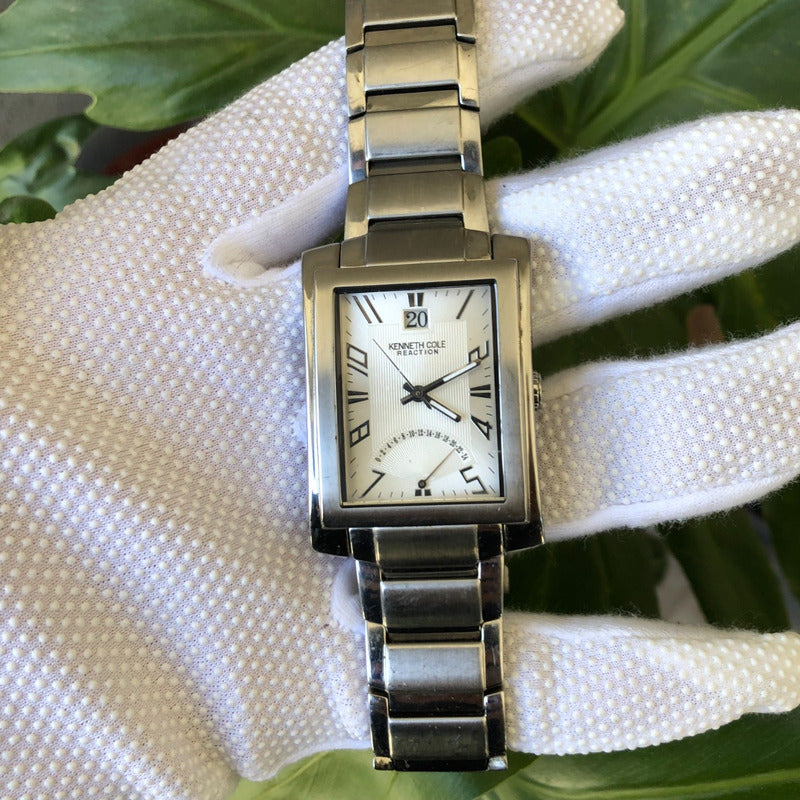Reloj Kenneth Cole Hombre 2010 Rectangular Big Date Acero
