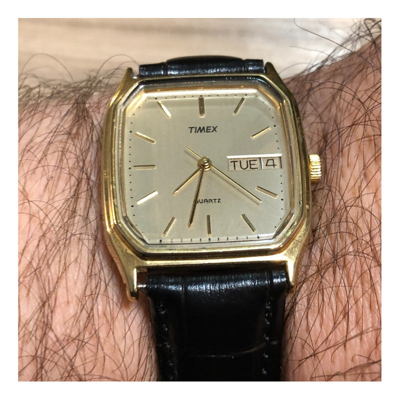 Reloj Timex Quartz Vintage Cuadrado Dress Con Día Y Fecha