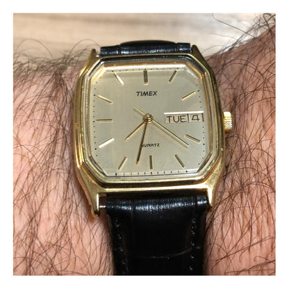 Reloj Timex Quartz Vintage Cuadrado Dress Con Día Y Fecha