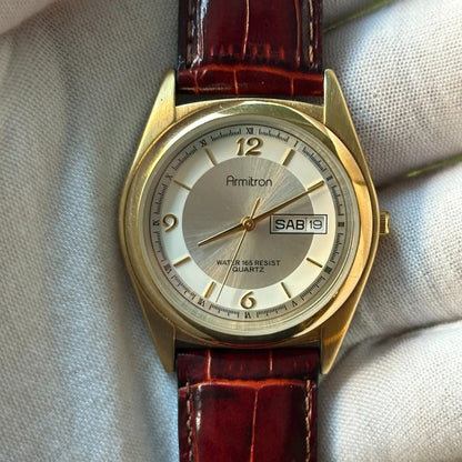 Reloj Armitron Clásico Día-fecha Impecable Dress 2005