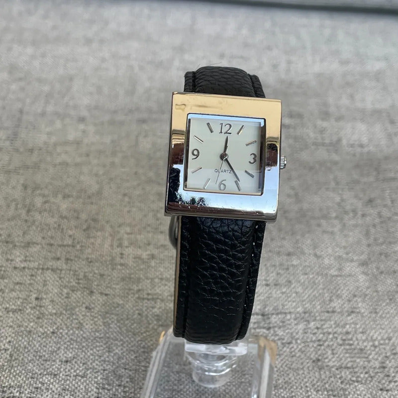 Reloj F30 Mujer Japan Mov Años 2.000 Modernismo Geométrico