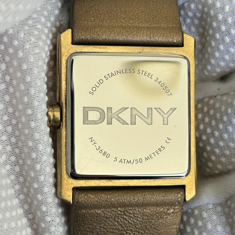 Reloj Dkny Mujer 2007 Dorado Caja Cuadrada Correa Original