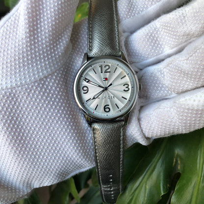 Reloj Tommy Hilfiger Mujer 2015 Guilloché Movado Plateado