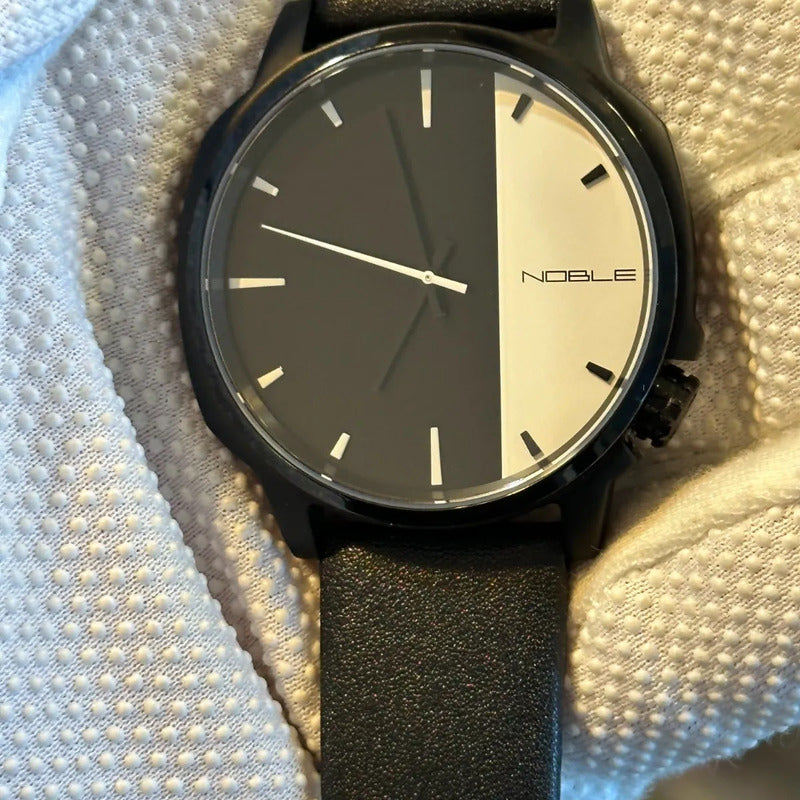 Reloj Noble Zafiro Hombre Movimiento Suizo Años 2020s Offset