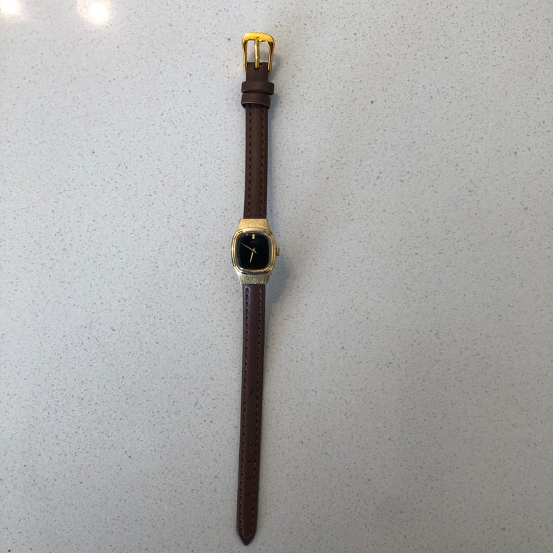 Reloj Seiko Mujer Vintage 1984 Quartz Caja Compacta Dorada