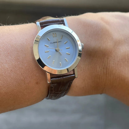 Reloj Claremont Mujer Dial Celeste Máq.japonesa 2000s Único