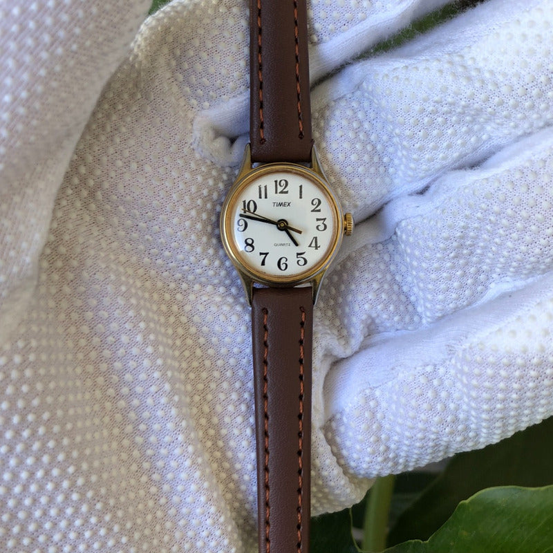 Reloj Timex Mujer 1996 Quartz Pequeño 22mm Dorado Clásico