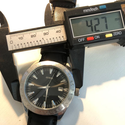 Reloj Guess Rayos Sol Negro Hombre 43mm Año 2012 Con Fecha.