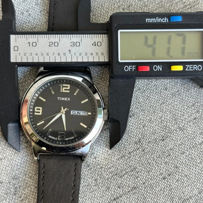 Reloj Timex Hombre Negro Day-date 2014 Indiglo Dial Cuadri.