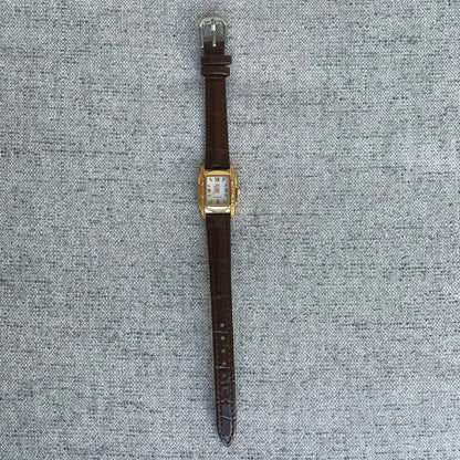 Reloj Q&q Mujer Rectangular 2011 Dorado Cristales Originales