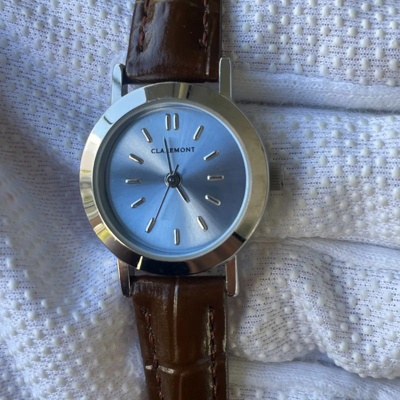 Reloj Claremont Mujer Dial Celeste Máq.japonesa 2000s Único