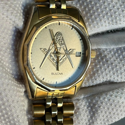 Reloj Bulova Masónico Hombre Año 1994 Compás Escuadra En Relieve