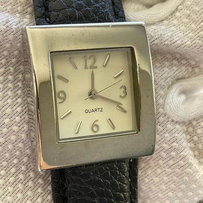 Reloj F30 Mujer Japan Mov Años 2.000 Modernismo Geométrico