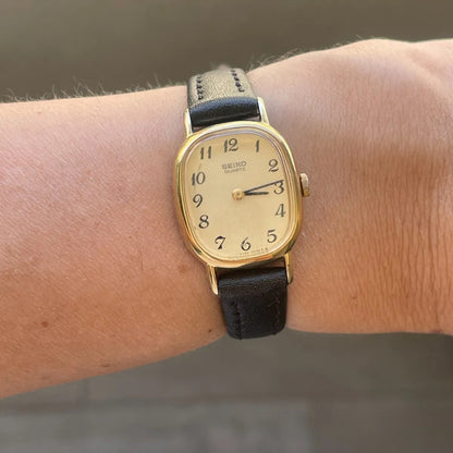 Reloj Seiko Mujer Vintage 1982 Caja Cushion Elegante Crema