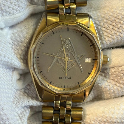 Reloj Bulova Masónico Hombre Año 1994 Compás Escuadra En Relieve