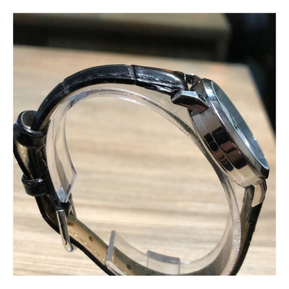 Reloj Q&q Vintage Mujer Dial Blanco Bajo Números Negros